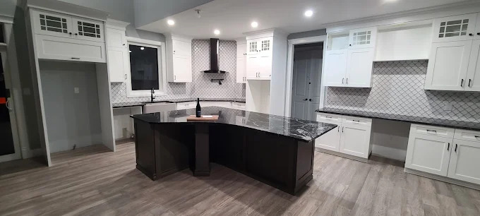 Modern Two-Tone Kitchen